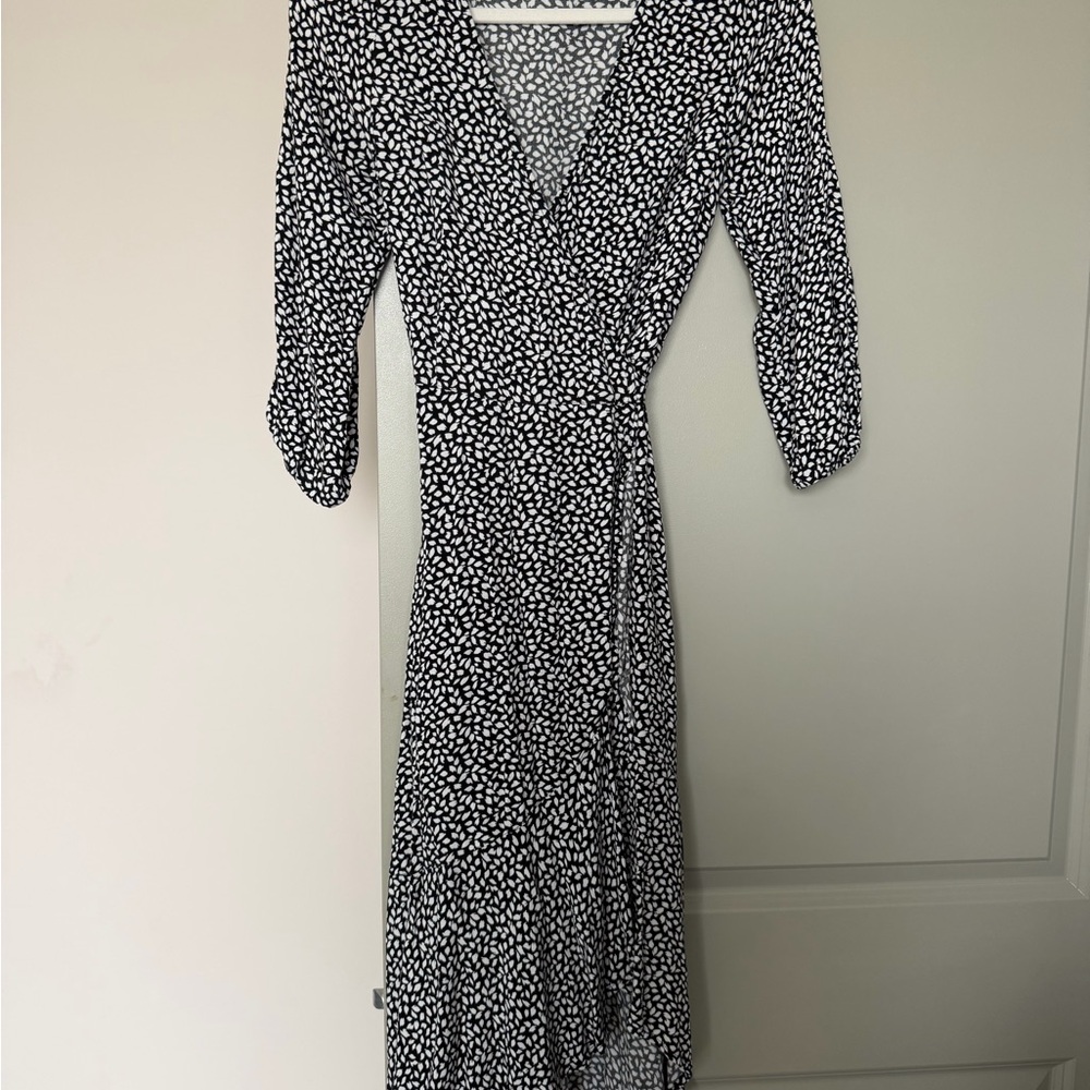 Abercrombie Black and White Wrap Midi Dress - Classic Printed Women’s Dress